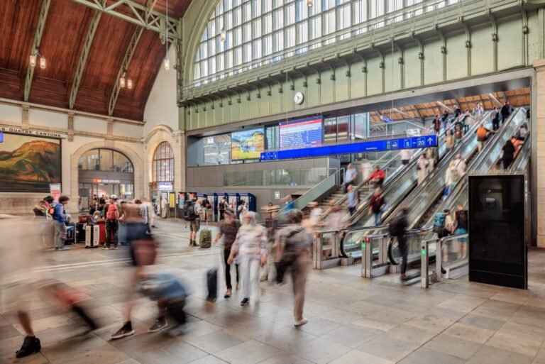 KONE wartet 700 Aufzüge und Rolltreppen der SBB mit einem konsequent digitalisierten Serviceansatz