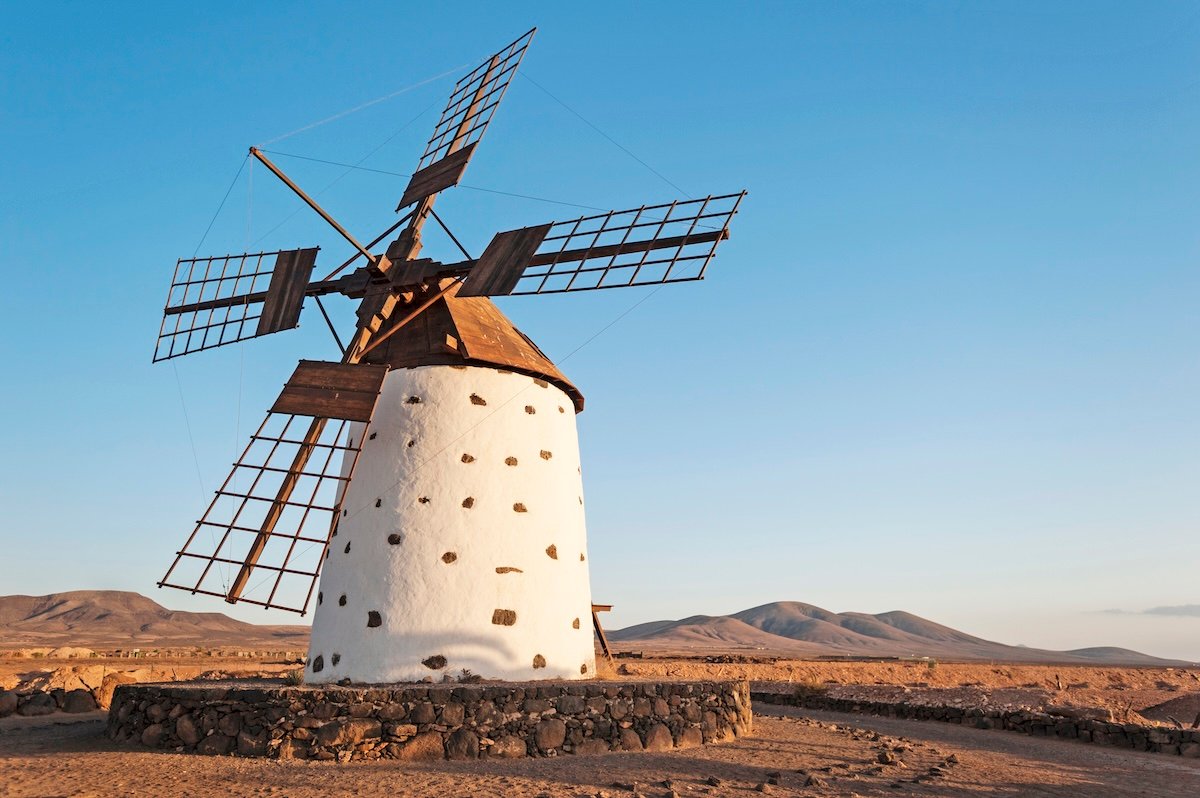 Historische Windm&uuml;hle auf Fuerteventura, Kanarische Inseln